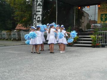 Mažoretky - dievčatá zo ZŠ Dúbrava Mažoretky - dievčatá zo ZŠ Dúbrava