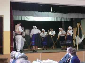 Posedenie so staršími občanmi Posedenie so staršími občanmi